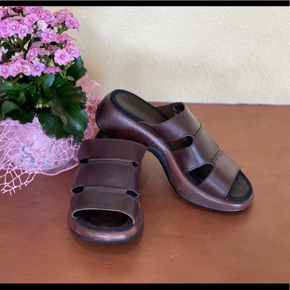 Dansko Shoes - Dansko Brown Leather Size 8 (38)